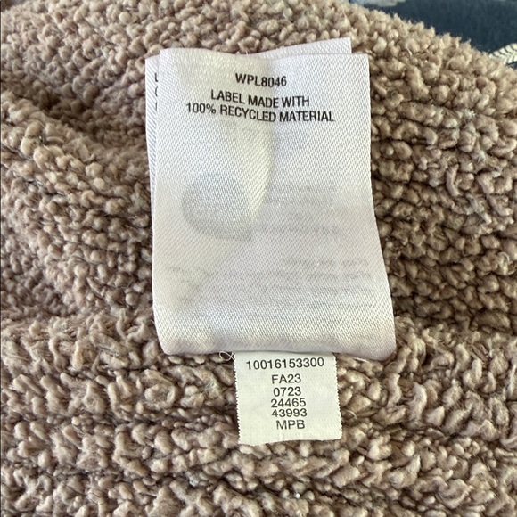 Hotel Collection throw blanket - Picture 4 of 5